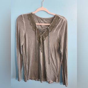 Medium soft and sexy American Eagle long sleeve